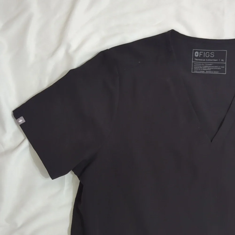 Figs Casma Three-Pocket Scrub Top, Color Black Size XL - Picture 8 of 15